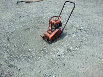 穴あき ヘコミ 陥没 水たまり駐車場の補修工事の画像その2